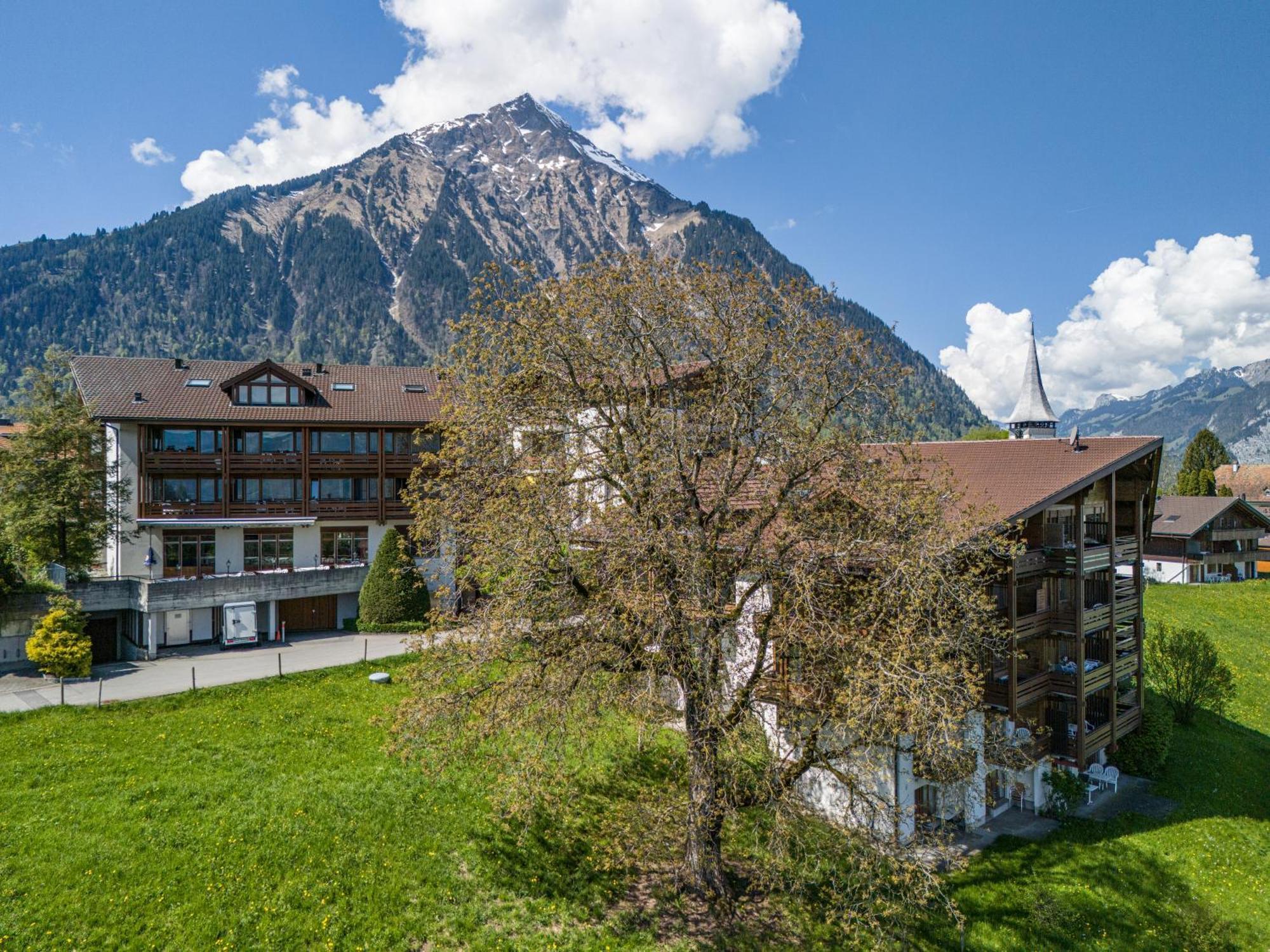 Hotel Aeschipark Aeschi Bei Spiez Exterior photo