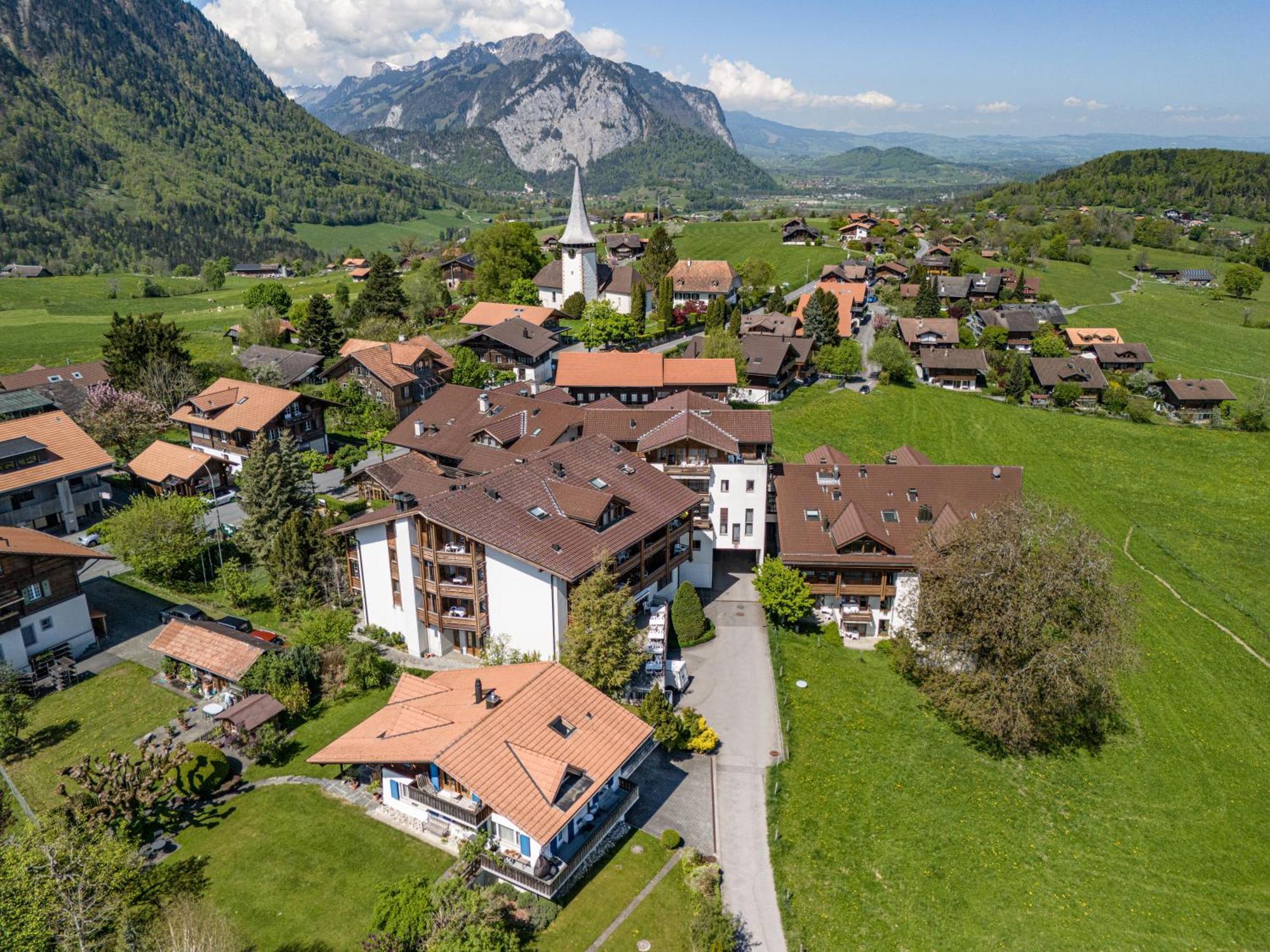 Hotel Aeschipark Aeschi Bei Spiez Exterior photo